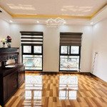 Bán nhà giáp nhị, 40m2, nhà đẹp ở luôn, 5 tầng 4 ngủ, gần ô tô, ba gác đua, ô chờ thang máy, sđcc