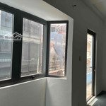 Sàn 40m2; giá thuê 5tr; góc 2 mặt tiền, 340d hoàng văn thụ