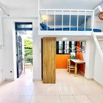 Cho thuê căn hộ duplex balcony, 35m2, thang máy, ngay ngã tư hàng xanh