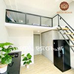 Cho thuê căn hộ duplex balcony , thang máy, ngay ngã tư hàng xanh