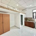 Duplex cửa sổ rộng 28m2 ngay trần bình trọng có thang máy