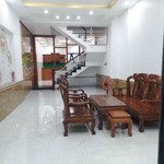 Nhà nguyên căn 1 trệt 2 lầu mặt bằng rộng ngay phạm văn chiêu