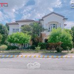 Cho thuê biệt thự "xanh" 900 m2 giá tốt tại vani villas bình dương