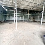 Cho thuê kho kinh doanh lâu dài đường xe tải có mái che, 200m2