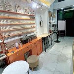 Cần sang tiệm nail trung tâm phú nhuận