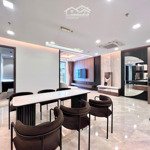 Căn hộ 130m2 3 phòng ngủnội thất mới và cao cấp khu the peak (m8) midtown phú mỹ hưng quận 7 lầu cao