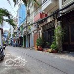 Nhà quận 11, sach đẹp vào ở được, dt: 4x18m