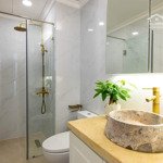 Nhà phố 1 trệt 2 lầu. 100m2. ngay chợ bình chánh. thanh toán 1.5 tỷ nhận nhà. lh 039 4000 103