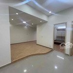 Chung cư minh thành ,dt 90m2 quận 7 giá 9tr/tháng