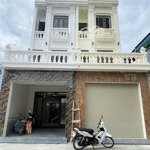 Chỉ 1 căn duy nhất 3 tầng 63,8m2 tại quỳnh hoàng, nam sơn. có gara ô tô ngõ nông cực đẹp hơn 2 tỷ