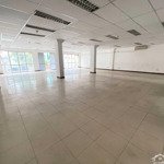 Nguyên toà nhà nguyễn hữu cảnh, 12x21m, hầm, trệt, 3 lầu, st, phù hợp: chdv, gym, nhà hàng