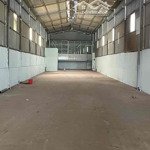 Cho thuê xưởng tân uyên 550m2 đường xe container