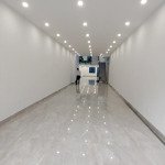 Cho thuê nhà mặt đường hoàng minh thảo. 40m2. ngang 4m. 3 tầng. vỉa hè siêu rộng. vị trí đẹp