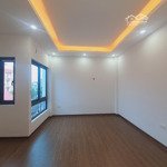 Bán nhà riêng hữu lê 39m2 5 tầng ô tô siêu gần cách mặt phố chục bước chân