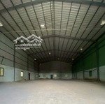 Cho thuê xưởng 300m2 dĩ an xa dân xưởng cao ráo đường contaner có điện 3 pha có sân