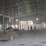 Cần cho thuê kho 1500m2 tại phường an phú đông, q12. đường xe cont. cách ql1a 500m