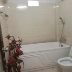 Bán nhà riêng văn cao trung tâm quận ba đình dt : 42 m2 sổ đỏ chính chủ .