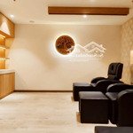 Cho thuê spa đã đầu tư full 100% chỉ việc kinh doanh tại mặt tiền lê thánh tôn, quận 1, hcm