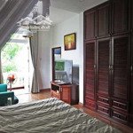 Cho thuê villa 2 mặt tiền - 8*20m, 3 tầng 4 pn ở thảo điền quận 2 - 62 triệu/th