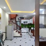 Chính chủ cho thuê nhà riêng hộ gia đình, diện tích s 30m2- 6 tầng tại phố chính kinh