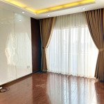 Chung cư bàu cát 2, block m, 70m2, 2 phòng ngủ tặng nội thất