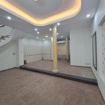 Tôi cần cho thuê nhà tại liễu giai, diện tích 100m2x5t, giá cho thuê 24 triệu/tháng. liên hệ: 0982987227