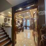 Vị trí đỉnh cao - dãy vip văn phú - nhìn la casta - nhà toàn gỗ hương gõ đỏ - lắp được thang máy