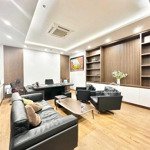 400m2 sàn tầng 3 đầu phố lê văn lương - khu vực đỉnh cao văn phòng - giá chưa đến 18 tỷ