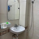 Cho thuê phòng khép kín đủ đồ , dt 22 m2 , sau bến xe giáp bát