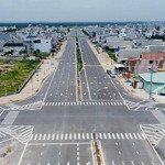 Cần bán lô đất 100m2 nằm ngay đường nhựa 12m, kế bên khu tái định cư sân bay long thành, gía 1 tỷ 2