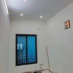 Cho thuê mặt ngõ mởi kính koong gần phố trương định 45m2x4 tầng,4 ngủ đủ công năng ở và làm vp,14tr