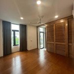 Cho thuê tầng nhà phố manhattan, hoàn thiện 10 triệu/tháng