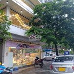 Cho thuê nhà kinh doanh mọi mô hình phố đại la hai bà trưng hà nội: 200m2: 5 tầng; mặt tiền: 10m