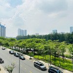 Bán căn hộ midtown 133m2 nội thất dính tường, view sông. nhà thoáng rộng, 3 phòng ngủ giá tốt