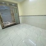 Bán nhà trung tâm - 2 tầng hoàng hoa thám, p.5, 28m2, 3.39 tỷ tl lh: 0703171015