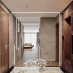 Bán căn vip the legacydiện tích135m2 3 ngủ 2 vệ sinh, full nội thất cao cấp, sân vườn giá 7.x tỷ