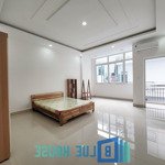 Studio balcon diện tích lớn đầy đủ nội thất 40m2 ngay trục cmt8, gần công viên lê thị riêng