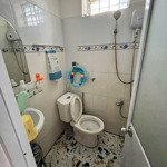 Cho thuê nhà đẹp trung chánh full nội thất. trệt lầu có 2 phòng ngủ, 2wc. đường nhựa 6m