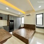 Studio cửa sổ trời, máy giặt riêng, gần cầu vượt 3 tháng 2, vạn hạnh mall, đại học kinh tế ueh