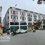 Bán lô góc shophouse xẻ khe 90m/mt 21m , hoàn thiện đẹp 5 tầng , có thang máy , kinh doanh tốt