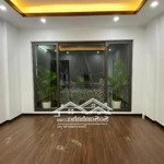 Cho thuê nr, ô tô đỗ phù hợp vpdiện tích60m2 x 4t giá 16 triệu/tháng tại hoàng cầu. liên hệ: 0966239830