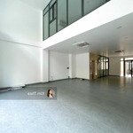 Trệt + lửng 190m2 tại vạn phúc, sẵn vách kính, đường 20m, thang máy, hầm để xe rộng. giá tốt 23 tr