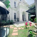 Siêu villa có 102 hàng siêu đẹp tại đà nẵng