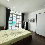 Thuê phòng 55m2 ban công lớn máy giặt riêng ngay bùi hữu nghĩa gần chợ bà chiểu lh:0974735831