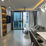 Cho thuê gấp cardinal court phú mỹ hưng 2 phòng ngủ full nội thất vip, mới 100%, ô xe hầm, giá 29,9 tr/th