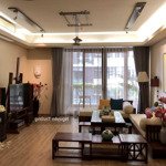 Nhà mình bán căn hộ 191m2, full đồ đẹp, 4 phòng ngủ, chung cư dolphin plaza. giá bán 39 triệu/m2 có tl