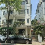 Bán btsl 154m2, view vườn hoa 4 mùa đẹp nhất vinhomes thăng long. liên hệ: 0937996015