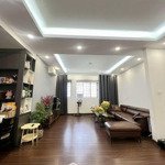 Chính chủ cho thuê căn hộ chung cư 100m2, 2 phòng ngủ 2vs tại phố trần bình