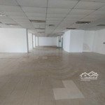 Cho thuê 800m2 mặt phố ở phương liệt