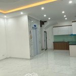 Bán nhà trần cung hoàng quốc việt, thang máy hơn 7 tỷ 0934127717